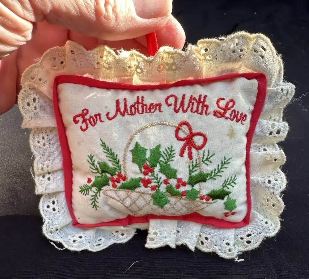 Russ Barrie Vtg 1980’s For Mother With Love Christmas Ornament Hanger Pillow S53